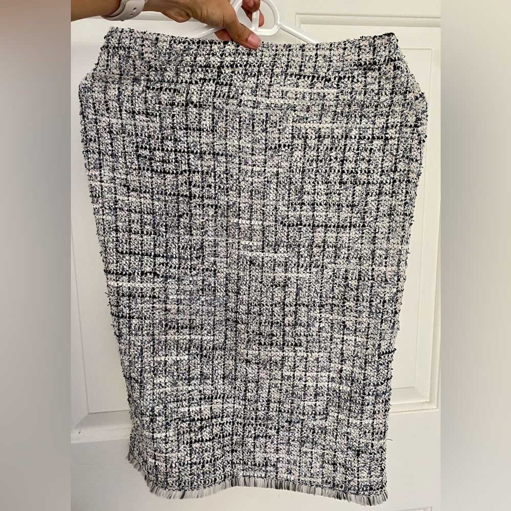 Ann Taylor bran new mid skirt
